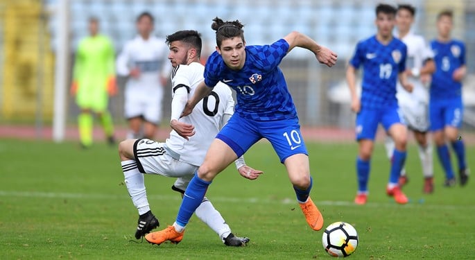 30º - Antonio Marin - Assinou seu primeiro contrato como profissional com o Dínamo de Zagreb em setembro de 2017, apesar do interesse de Milan, Paris Saint-Germain e Juventus. Aos 19 anos, o jovem faz parte da seleção nacional sub-21 da Croácia.