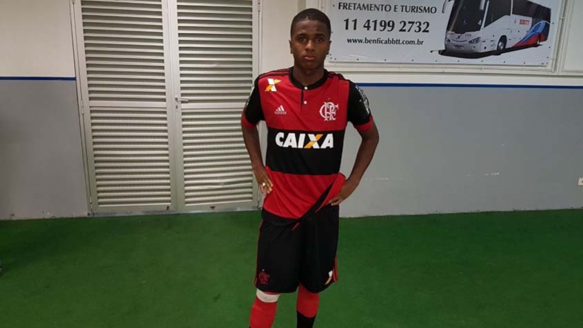 Bill - atacante - 22 anos  - Dnipro - contrato até 31/12/2026 / Revelado pelo Flamengo, passou tambem por Ponte Preta e CRB / Valor de mercado: 300 mil euros (R$ 1,7 milhões)
