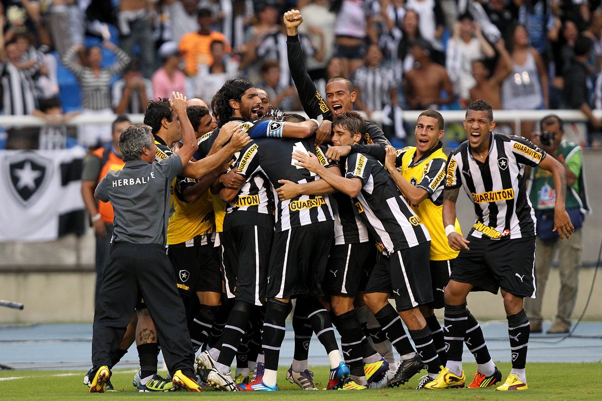 Na decisão da Taça Rio de 2012, Loco Abreu marcou dois gols na vitória, por 3 a 1, sobre o Vasco no Nilton Santos. O resultado levou o time para a decisão do Campeonato Carioca, contra o Fluminense