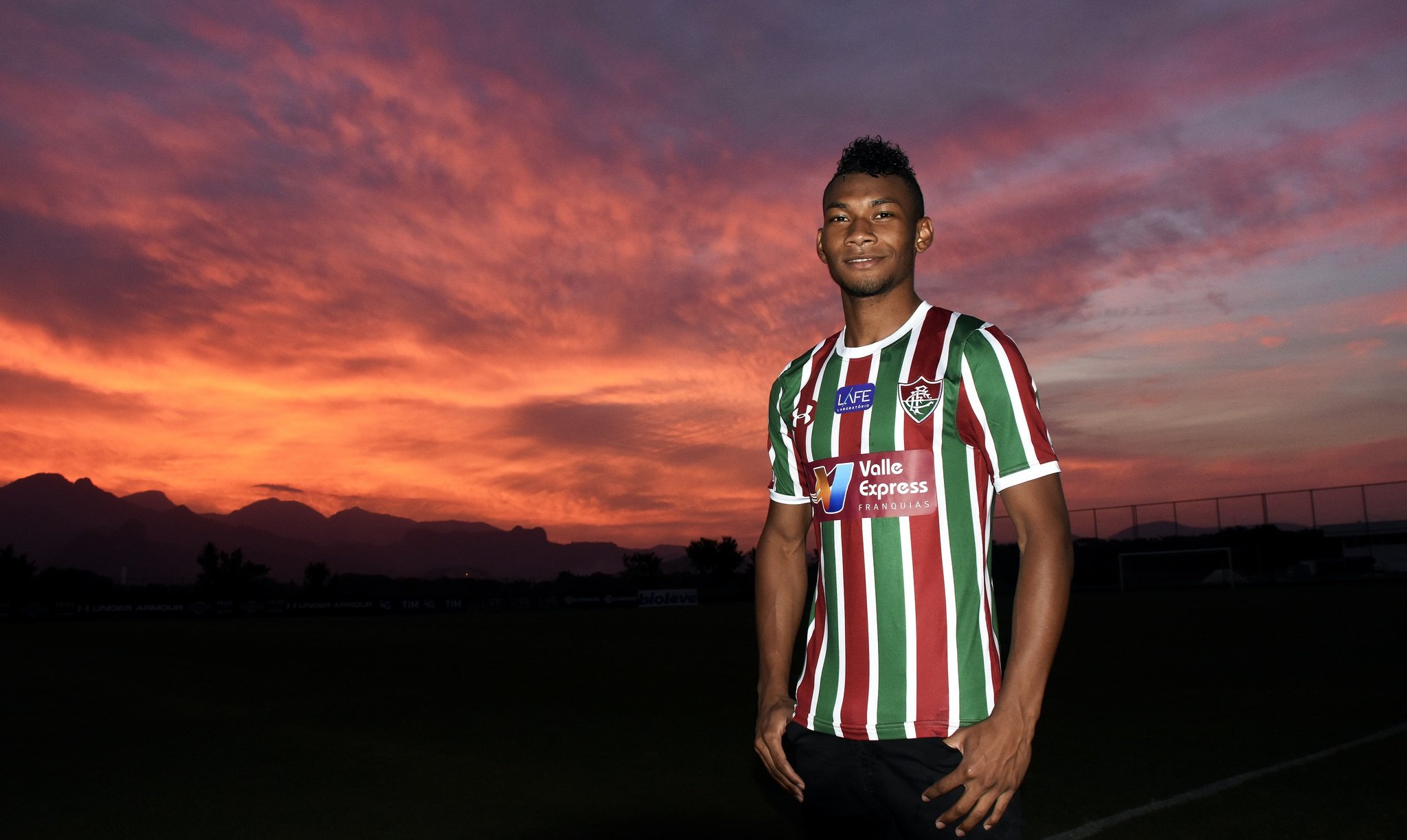 FECHADO: O Emelec confirmou a continuidade do atacante Bryan Cabezas, ex-Fluminense, em seu elenco até 2021.