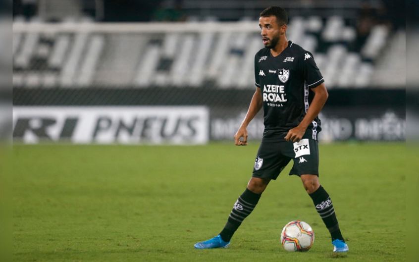 O meio-campista CAIO ALEXANDRE esteve em seis partidas com a camisa botafoguense. Só não atuou contra o Vasco, pois cumpria suspensão automática.