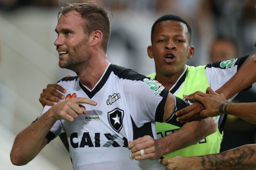 Joel Carli - Ex-capitão do Botafogo, Carli foi dispensado do clube no fim de julho de 2019 por conta do alto salário. Transferiu-se para o Aldosivi, da Argentina.