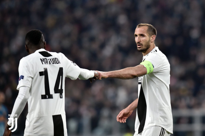 CHIELLINI- 15 anos de Juventus e muitos títulos. Chiellini comanda o sólido sistema defensivo da Juve há anos e, com 36 anos, ainda busca mais taças, principalmente a Champions League