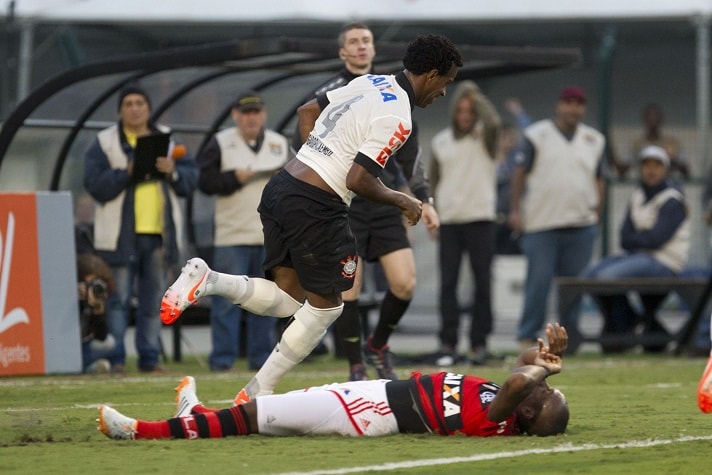 Despedida do Pacaembu para a Arena - Brasileirão-2014 - Corinthians 2 x 0 Flamengo - gols de Guilherme e Gil (27/4/2014)