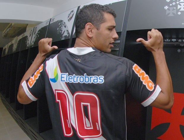 Diego Souza - Vasco - Assim como Alecgol, Diego Souza chegou ao Vasco para melhorar o ataque. Foi também campeão da Copa do Brasil, mas ficou marcado pelo gol perdido contra o Corinthians, na Libertadores de 2012.