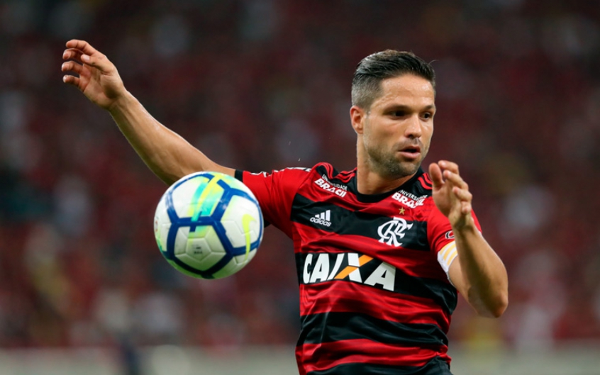 ESQUENTOU - Marcos Braz falou sobre a situação de renovação de contrato de Diego Ribas e Diego Alves: 'O Diego Ribas adiantou bastante. Quando íamos conversar com Diego Alves, precisamos viajar. O Bruno sistematicamente fala com o empresário e esperamos o mais rápido possível acertar com um final feliz. Os dois sempre reiteraram que querem ficar no Flamengo, têm uma história vencedora no clube e a diretoria reconhece, sabe da importância de fazer essas renovações.