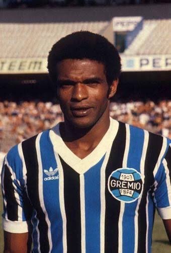 Tarciso (Grêmio) - 721 jogos.