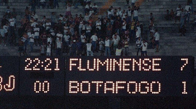 Fluminense 7 x 1 Botafogo - 29 de abril de 1994: A maior goleada do Fluminense em clássicos foi também no Maracanã. O episódio ficou conhecido como goleada "Seven Up", marca de refrigerante da época que patrocinava equipes de futebol.