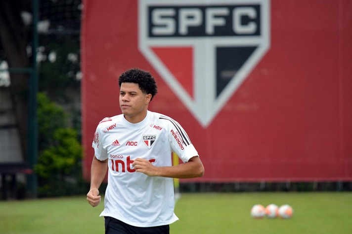 15) Gabriel Sara: deu uma assistência para gol desde que Diniz chegou, na vitória por 2 a 1 sobre o CSA, na última rodada do Brasileirão-2019.