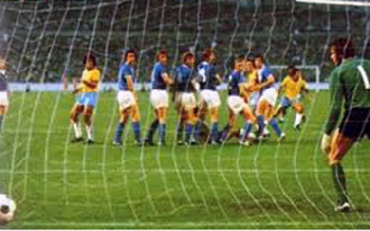 O primeiro confronto entre Brasil x Argentina em Copas do Mundo foi em 1974. Na ocasião, a Seleção saiu vitoriosa por 2 a 1 com gols de Rivelino e Jairzinho. Brindisi marcou para a Argentina.