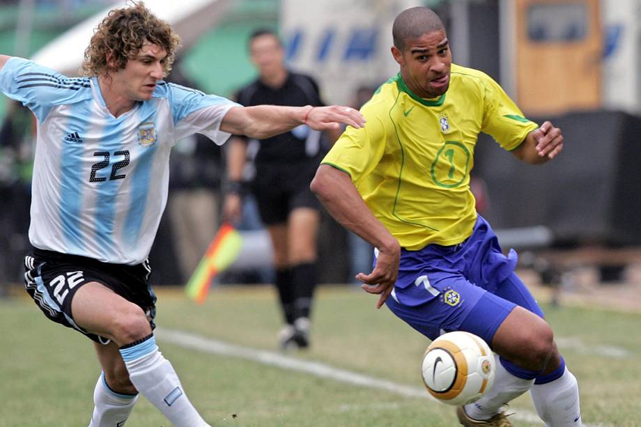 A vitória mais marcante para o Brasil veio em 25 de julho de 2004. A final da Copa América era contra a Argentina. Os hermanos venciam a partida por 2 a 1 até os acréscimos. No final, Tévez, que fazia graça na linha de fundo, perdeu a bola. Em contra-ataque, Adriano marcou para o Brasil e levou a partida para os pênaltis. No final, a Seleção venceu por 4 a 2 e levantou o troféu. 