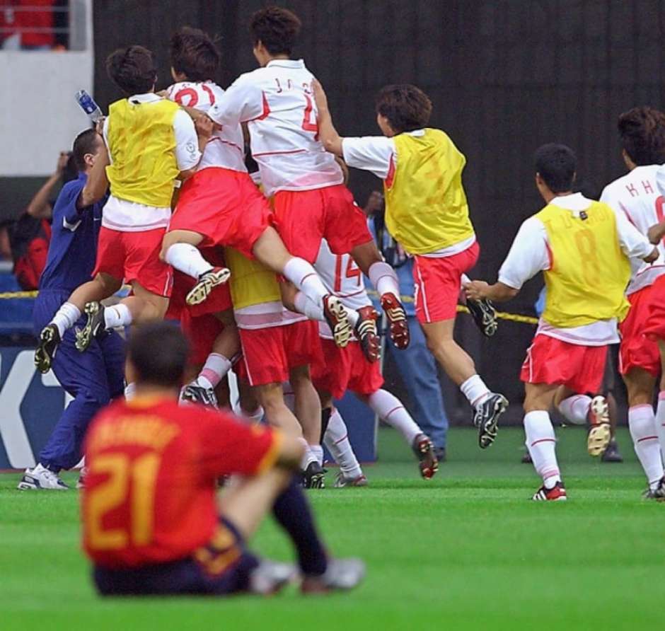 Também em 2002, a Coréia do Sul passou por Itália e Espanha. Foi eliminada nas semifinais para a vice-campeã, a Alemanha.