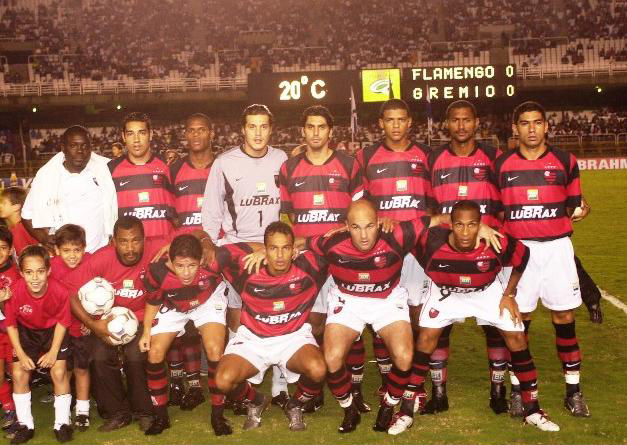 FLAMENGO - Júlio César (Diego); Alessandro, Fernando, André Bahia e Athirson (Anderson); André Gomes (Felipe Melo), Jorginho, Caio (Sandro Hiroshi), Zé Carlos (Andrezinho) e Liédson. Técnico: Evaristo de Macedo