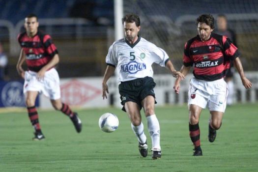 GUARANI - Edervan; Patrício, Marco Aurélio, Sangaletti e Gilson; Emerson, Júnior, Martinez e Marquinhos (Otacílio); Brenner e Sérgio Alves. Técnico: Jair  Picerni. 