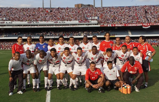 Super Paulistão (2002) - O primeiro título veio em 2002, quando o São Paulo venceu o Super Paulistão contra o Ituano. 