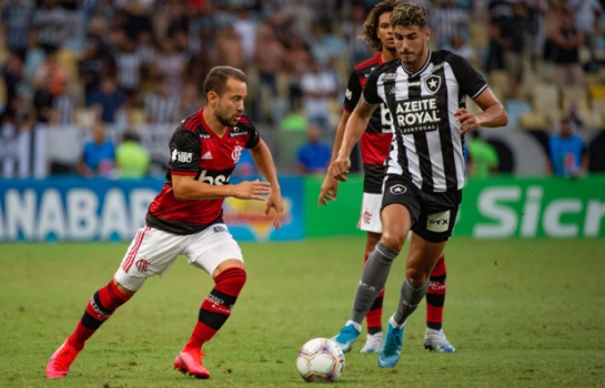 Já no confronto entre Flamengo x Botafogo, quem está com a vantagem é o Rubro-Negro, que venceu 136 vezes o rival. O Fogão tem 111 vitórias. O clássico terminou empatado em 123 oportunidades. 
