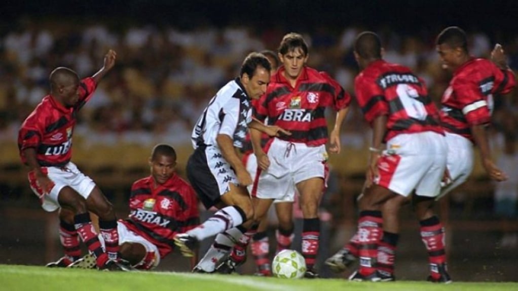 Vasco 4 x 1 Flamengo - 3/12/1997 - A partida que simboliza o show de Edmundo naquele ano. Não é pouca gente que entende ter sido temporada de melhor do mundo. E que terminou com o título do Brasileirão confirmado para o Vasco.
