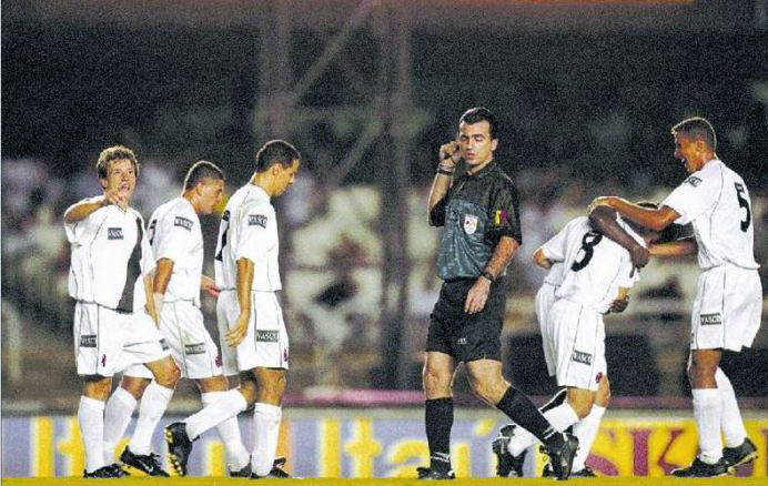 Vasco 7 x 0 Botafogo - 29/4/2001