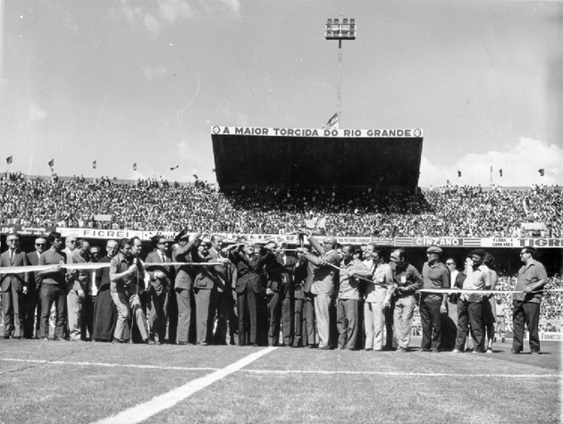 Em 1969 foi inaugurado o Estádio Beira-Rio, casa do Internacional e por onde forma comemoradas diversas conquistas.