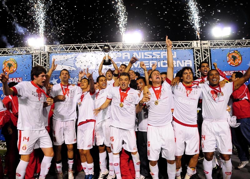 E em 2008 se tornou o primeiro time brasileiro a ser "campeão de tudo" ao conquistar o título da Copa Sul-americana contra o Estudiantes.