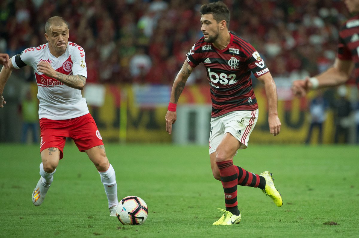 O camisa catorze deu três assistências no Brasileirão além de três gols marcados.