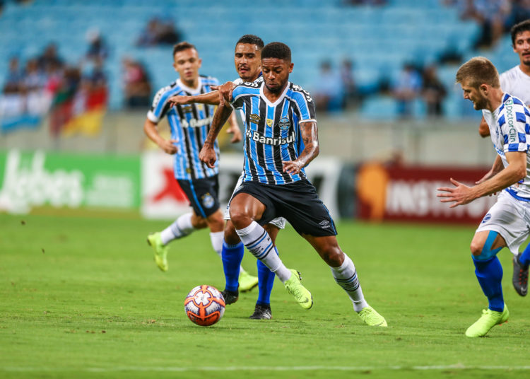 FECHADO - O atacante André rescindiu seu acordo com o Grêmio e está livre para acertar com outra equipe. Renato Gaúcho pretendia dar mais chances ao jogador, mas a diretoria achou a saída como melhor caminho.