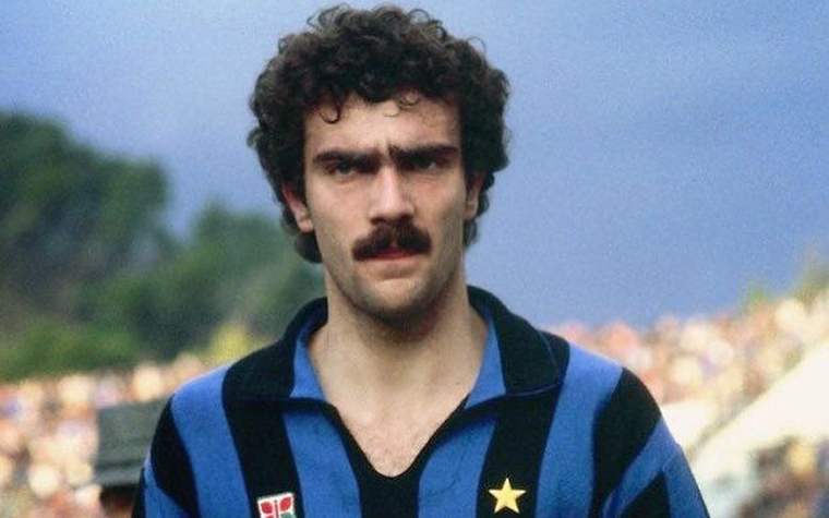 Giuseppe Bergomi foi um defensor que atuou na Inter de Milão entre 1979 e 1999.