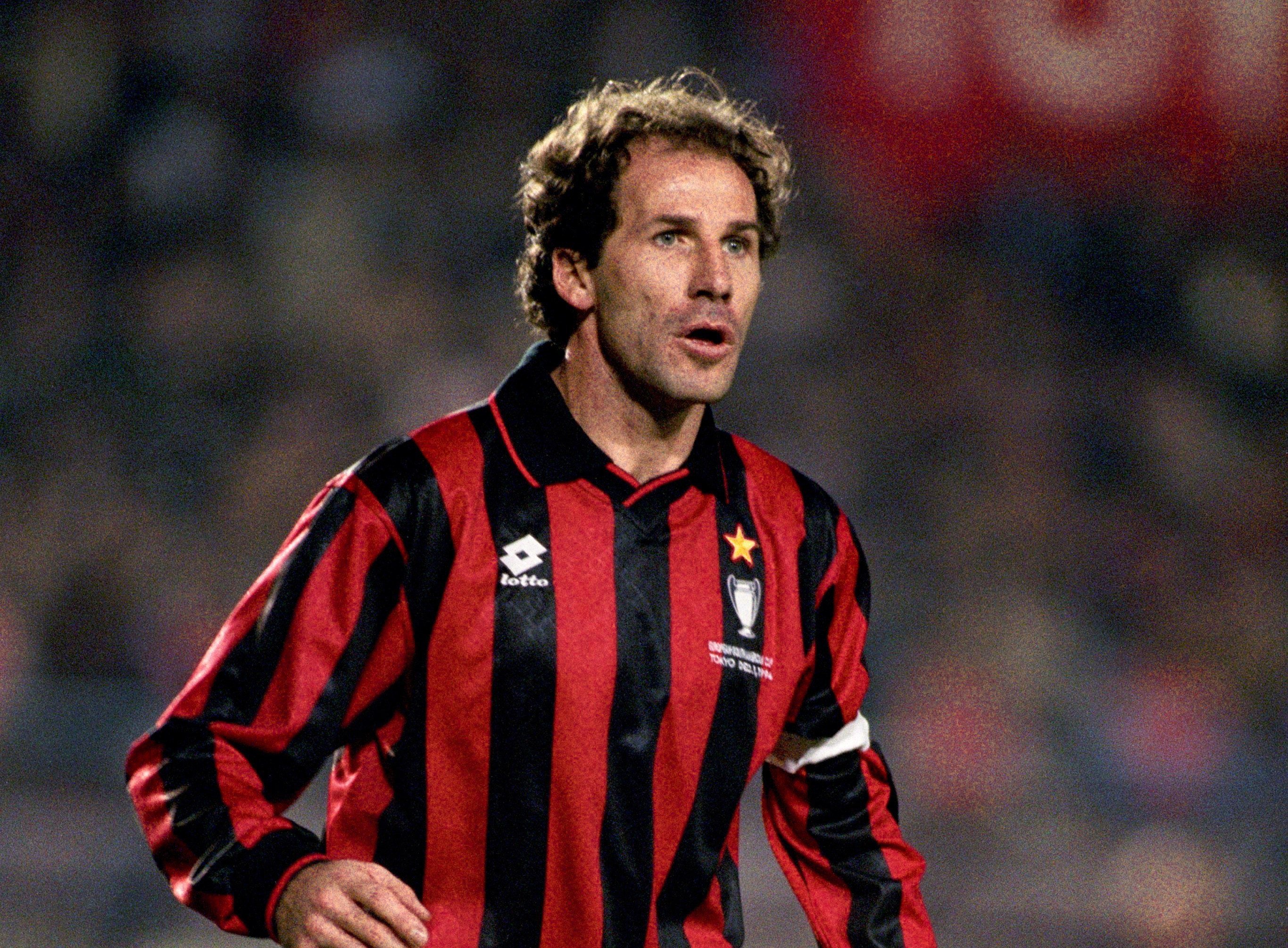 Mais um para a coleção de ídolos históricos do Milan está Franco Baresi, zagueiro que atuou entre 1977 e 1997 pela equipe italiana.