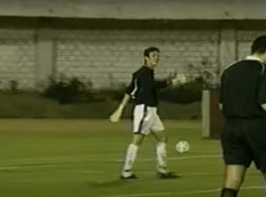 A Copa Conmebol de 1999 trouxe um momento de consagração para FLÁVIO, do Paraná. Após o goleiro Marcos ser expulso no tempo normal do confronto , o centroavante pegou três cobranças e garantiu a vaga paranista contra o San Lorenzo-PAR.
