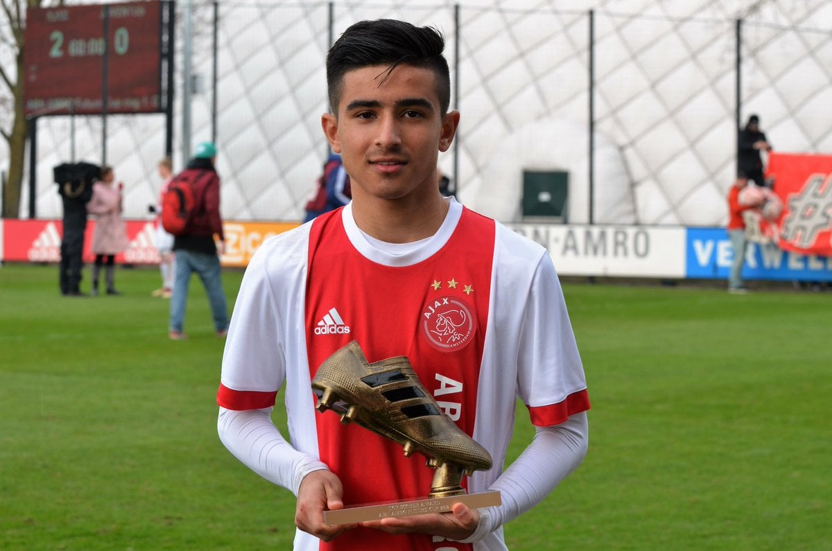 47º - Naci Unuvar - O atacante holandês se tornou o mais novo a marcar um gol pelo Ajax, justamente pela Copa da Holanda, com apenas 16 anos. O jovem já foi sondado pelo Barcelona.