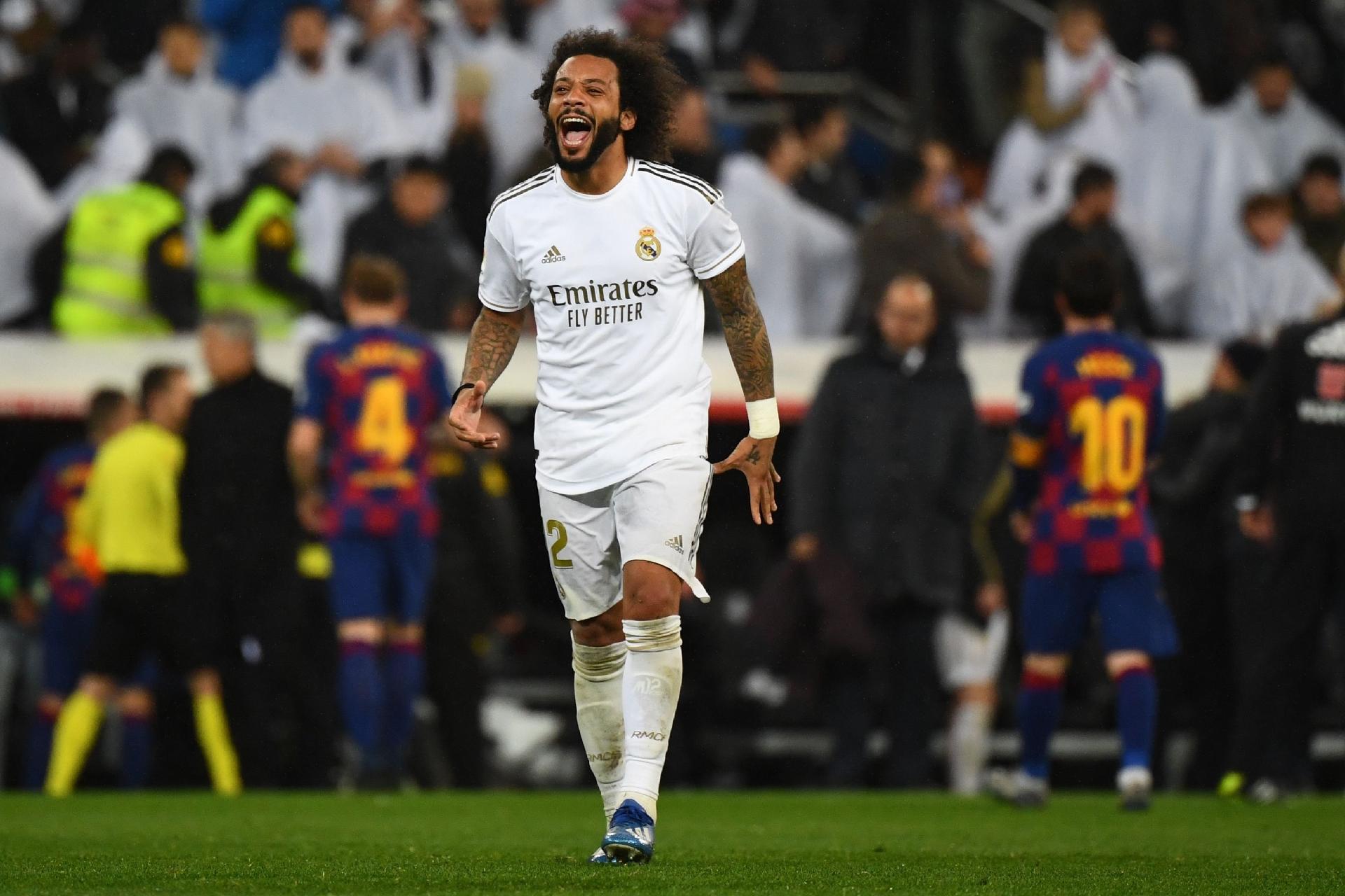 ESFRIOU - O lateral-esquerdo Marcelo está há 13 anos no Real Madrid e não deseja sair agora. Em uma conversa pelas redes sociais com o ex-zagueiro Cannavaro, o brasileiro afirmou o desejo de permanecer no Santiago Bernabéu. Ele tem contrato até junho de 2022 com os merengues.