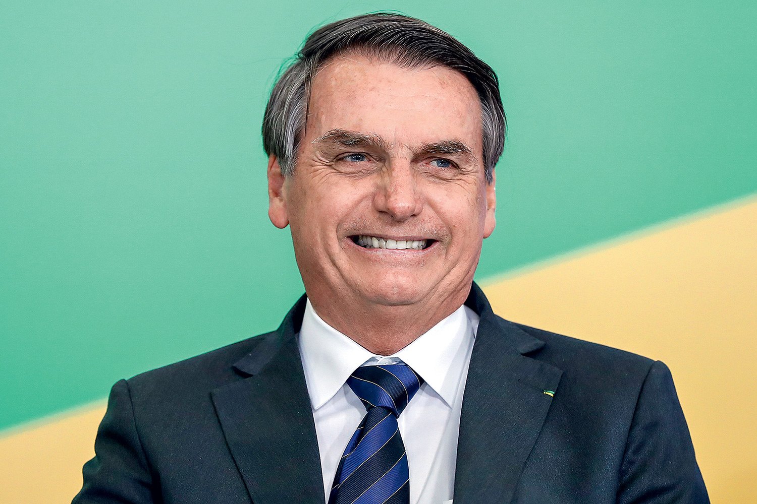 O atual presidente do Brasil se declara palmeirense, porém já demonstrou simpatia por diversos outros clubes do país.