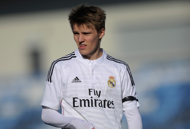 ESQUENTOU - O Sevilla é outro interessado na contratação de Odegaard e deseja concluir o empréstimo do atleta o mais rápido possível, de acordo com o Cuatro.