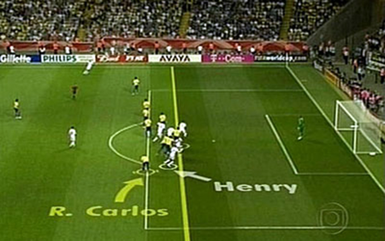 Na Copa da Alemanha foi vítima do fatídico episódio em que estava ajeitando o meião no gol de Henry, que eliminou o Brasil do torneio.