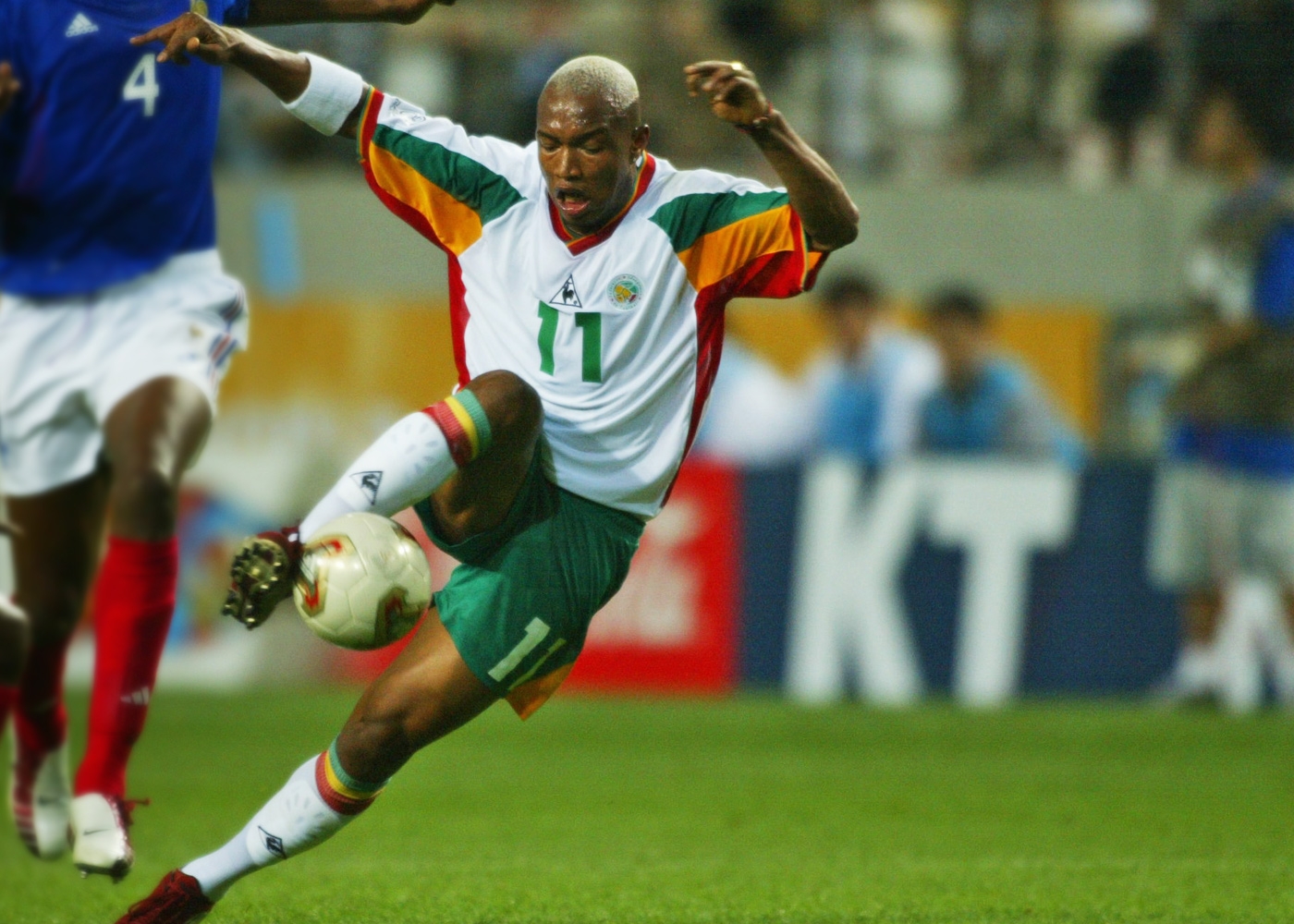 Em 2002, Senegal chegou até as quartas de final. Passou pela Suécia, mas acabou caindo para a Turquia.