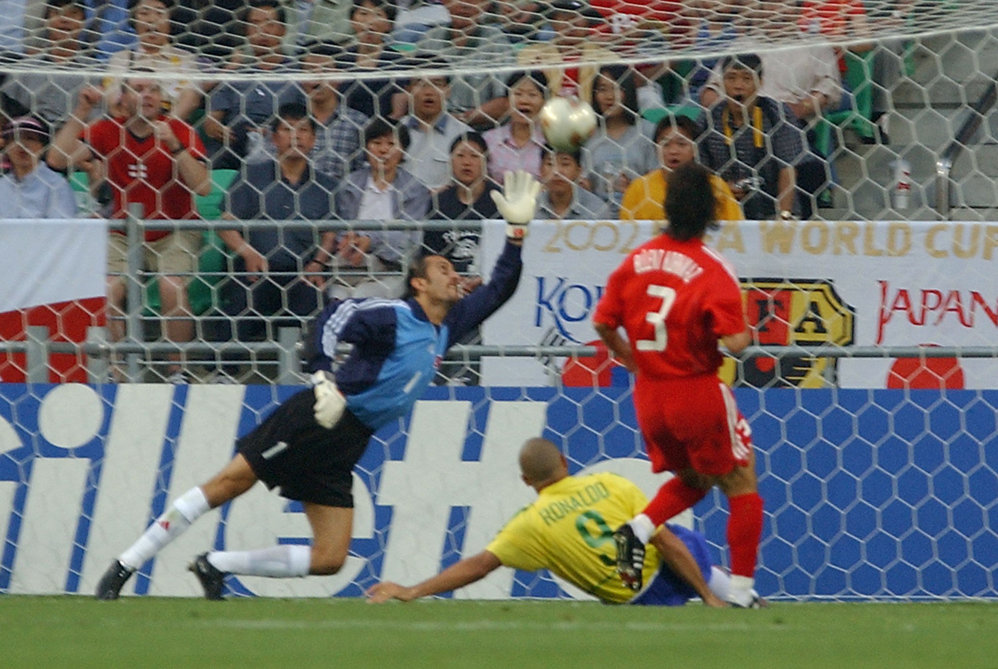 Em 2002, a Turquia passou por Japão e Senegal nas fases eliminatórias. Chegou até as semifinais, onde foi eliminada para o Brasil.