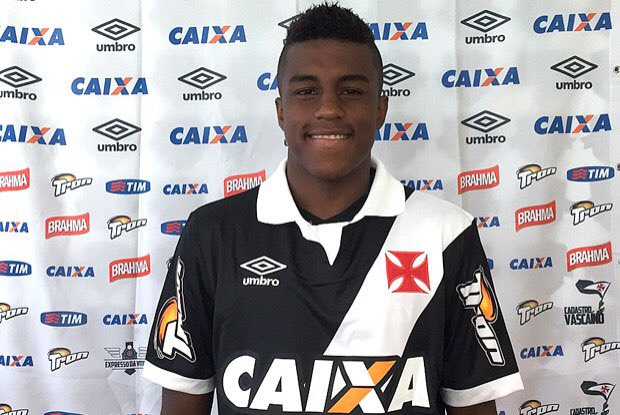 O atacante Erick Luis é mais um que sequer jogou em 2015, pelo Vasco. Teve contrato de dois anos, só foi emprestado e, atualmente, está no São Bento.