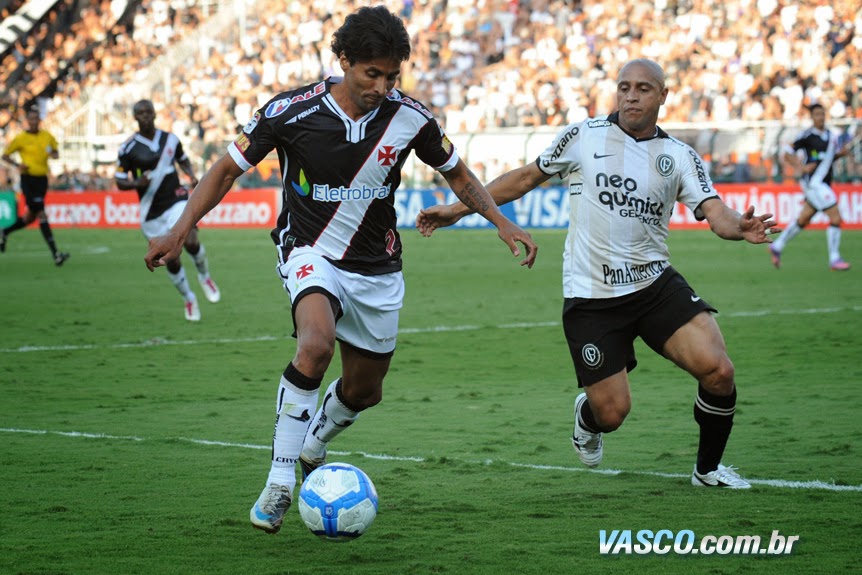 Julio Irrazábal - Atualmente com 39 anos, ele chegou ao Vasco em junho de 2010, contratado como solução para a lateral direita. Em um ano e meio, ele fez apenas 13 jogos. Fazia parte do grupo que conquistou a Copa do Brasil, contra o Coritiba. Atualmente está no Deportivo Capiatá (PAR).