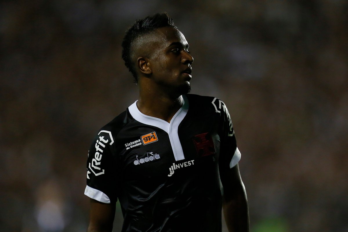 ESQUENTOU - O Botafogo está perto de fechar com um reforço. Trata-se de Kelvin, atacante de 27 anos, que está livre no mercado após ter deixado o Avaí no segundo semestre desse ano. O Alvinegro tem acordo encaminhado com o atleta, que possui passagens por Porto, São Paulo, Palmeiras e recentemente atuou por Vasco e Fluminense.