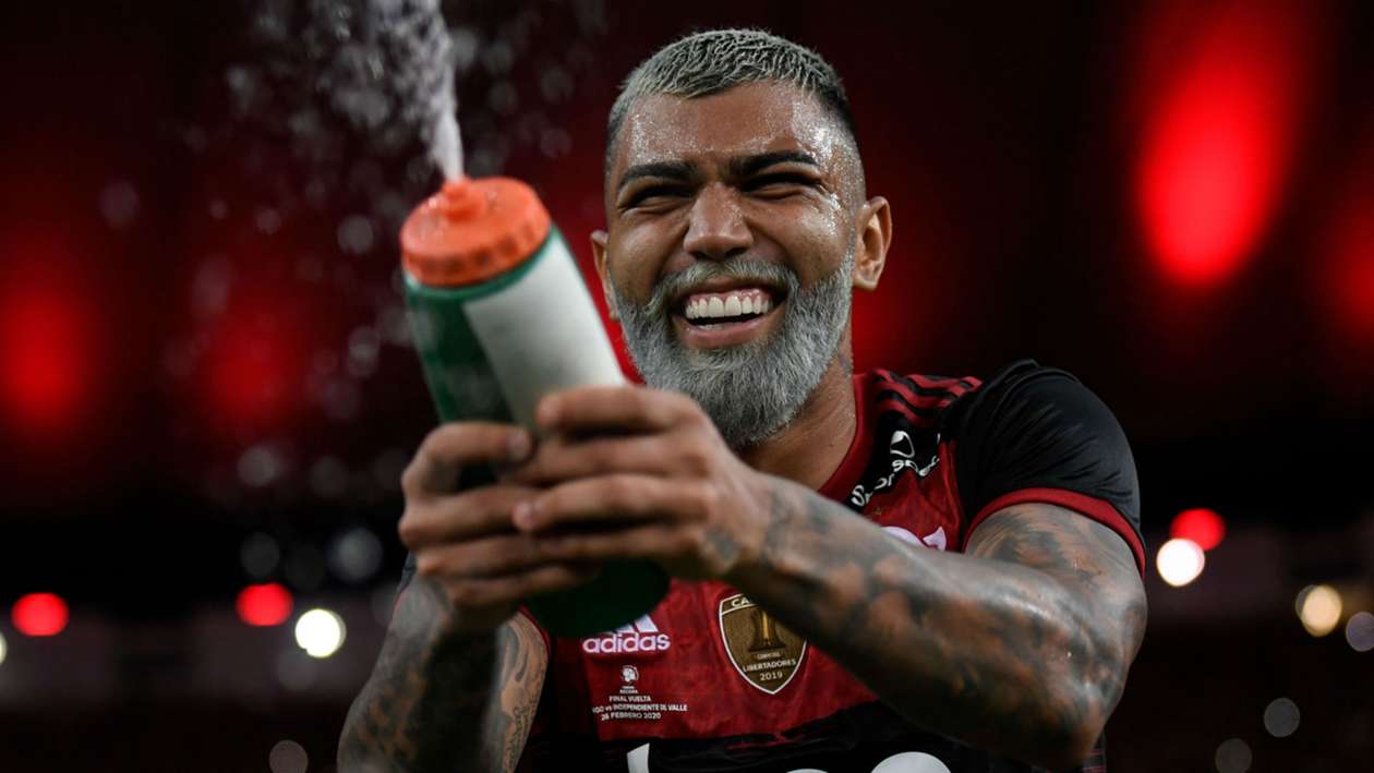 MAIOR ARTILHEIRO - Gabigol com 39 gols / Esta não era difícil de manjar. Gabriel Barbosa, que o chama de "pai", foi artilheiro de quatro das cinco competições com o Mister no comando. O seu sucesso atual o fez ser lembrado na última convocação de Tite, inclusive.