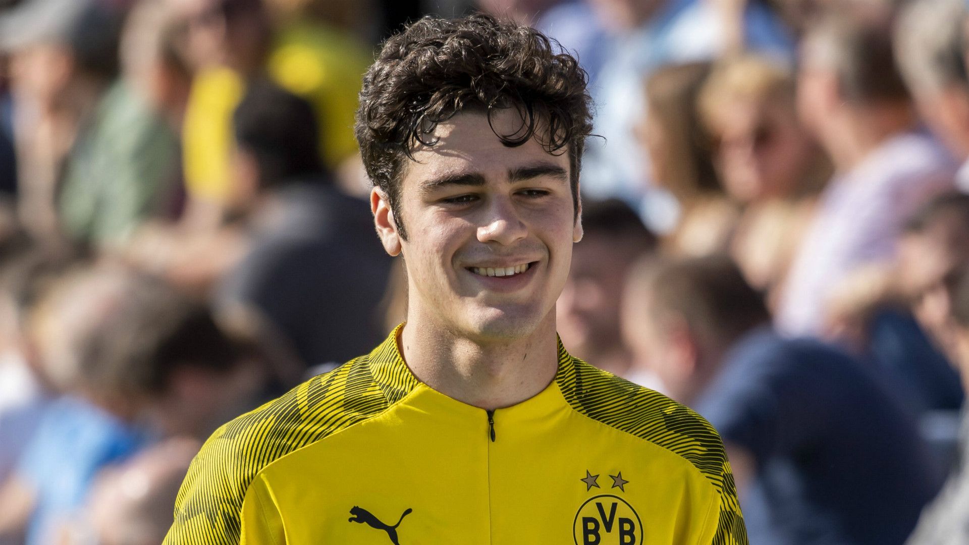 Giovanni Reyna - 18 anos: Filho do americano Claudio Reyna, o jogador do Borussia Dortmund é apontado como grande promessa no clube alemão.