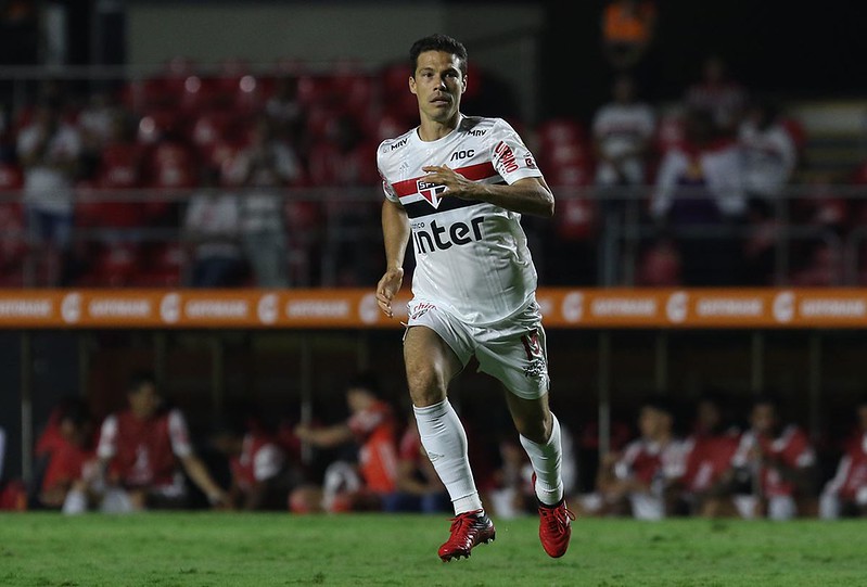 5º) Hernanes - o volante disputou 180 jogos pelo São Paulo no Campeonato Brasileiro entre os anos de 2004 e 2010, além de 2019 ao primeiro semestre de 2021. 