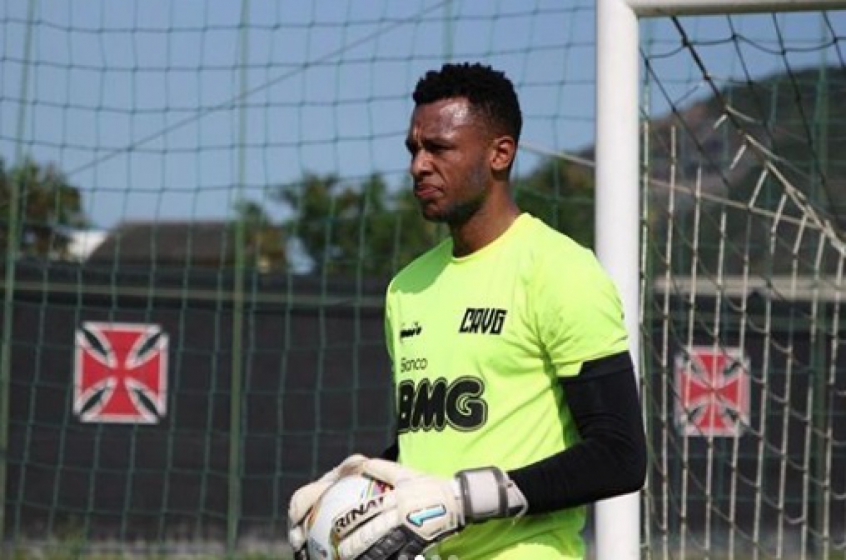 FECHADO - O goleiro Jordi conseguiu uma liminar da Justiça do Trabalho do Rio e rescindiu o contrato com o Vasco. O reserva de Fernando Miguel já teria propostas de Portugal e de um clube da Série A.