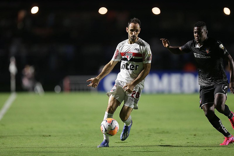Juanfran - O lateral-direito espanhol tem contrato com o São Paulo até 28 de fevereiro de 2021, segundo o Transfermarkt. Segundo o site, seu valor de mercado é de 1,5 milhões de euros (cerca de 9,8 milhões de reais).