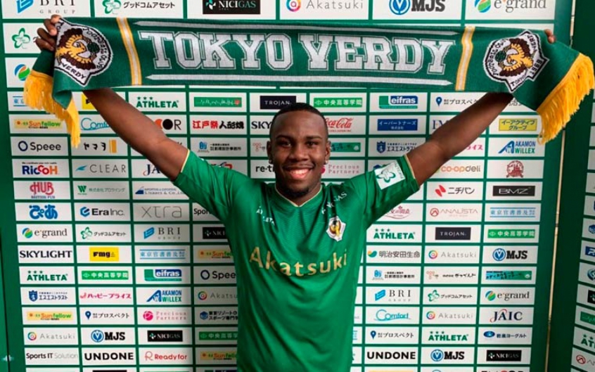 O lateral-direito Klebinho está emprestado ao Tokyo Verdy, do Japão, até o final deste ano, mesma duração de seu contrato com o Flamengo.