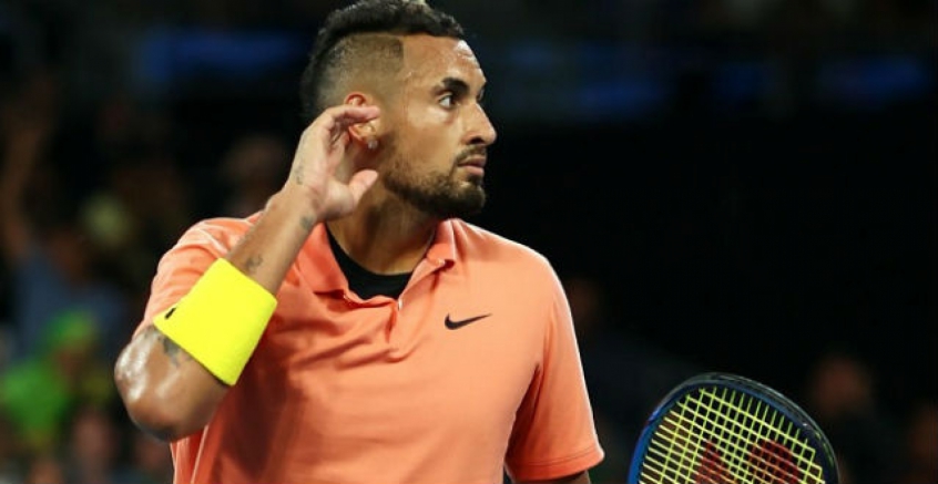 Nick Kyrgios resolveu fazer uma boa ação para ajudar os mais necessitados na Austrália, seu país natal. O tenista se juntou a uma campanha de ajudar os mais necessitados e se ofereceu para levar comida em Camberra.