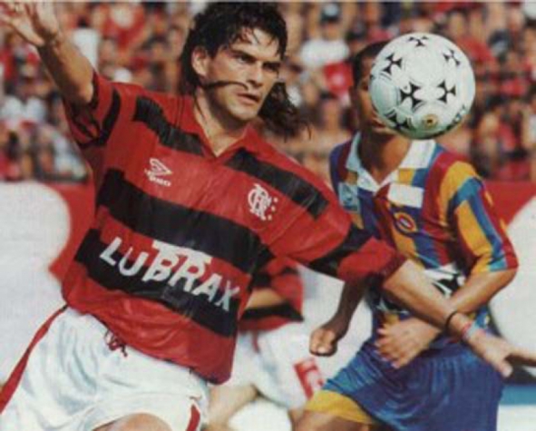 O argentino Mancuso teve passagem discreta pelo Palmeiras em 1995, mas foi campeão carioca invicto pelo Flamengo no ano seguinte