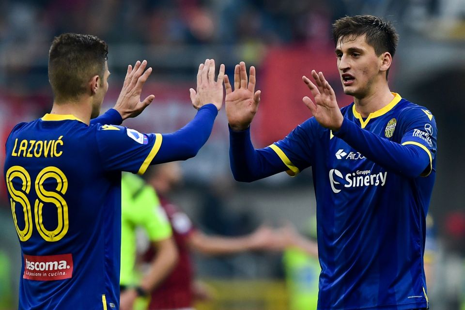 MORNO - De acordo com a “Sky Sport”, a Inter de Milão quer contratar o zagueiro do Verona, Marash Kumbulla. Ele é avaliado em 30 milhões de euros (R$ 180 milhões).