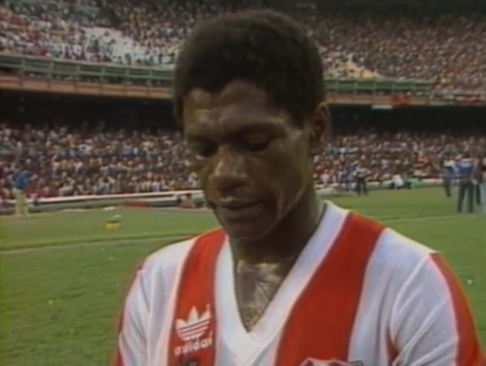 Marinho - Melhor jogador do Campeonato Brasileiro de 1985, o atleta é um dos grandes ídolos da história do Bangu.