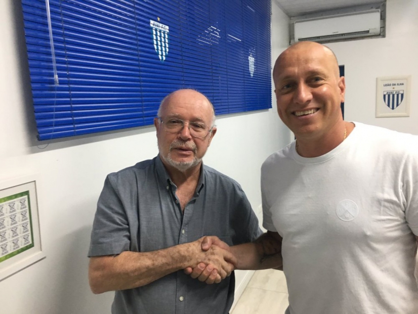 Marquinhos - Considerado o maior ídolo da história do Avaí, o ex-meia Marquinhos  é diretor de futebol do Leão. Ele é torcedor assumido do Avaí, e conta que desde muito pequeno já tinha essa paixão pelo Leão da Ilha.